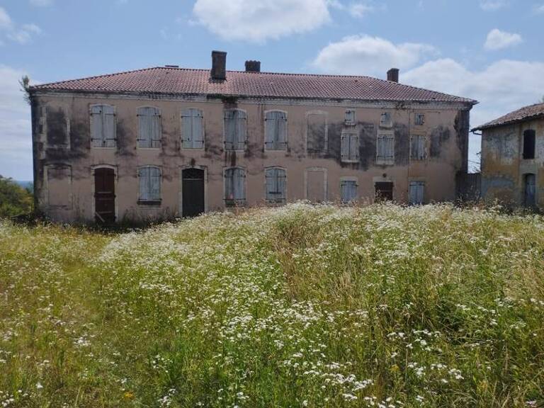 Maison en pierre de 15 pièces principales — photo 1