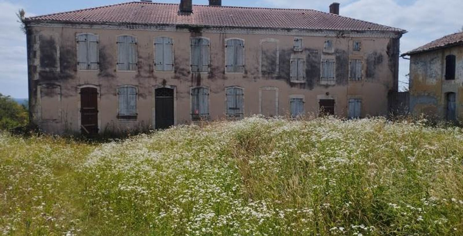 Maison en pierre de 15 pièces principales — photo 1