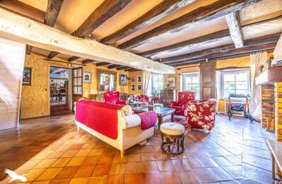 Maison en pierre de 7 pièces principales — photo du bien