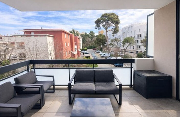 NOUVEAU PRIX   T3 RÉCENT 63 M2 + TERRASSE + BOX 27 M2 INCLUS   265 000 € — photo 2