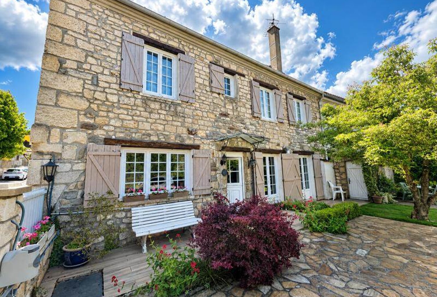 Maison en pierre de 6 pièces principales — photo 1