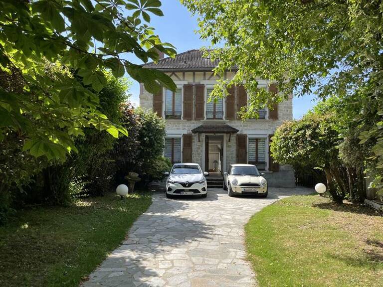 Maison en pierre de 6 pièces principales — photo 1