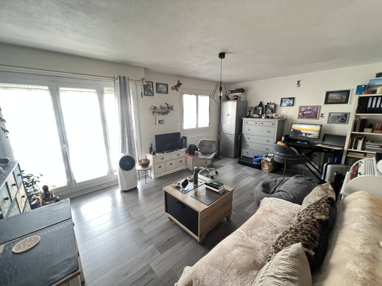 TOULON PROCHE CENTRE STUDIO 31M2 VENDU LOUE — photo 1