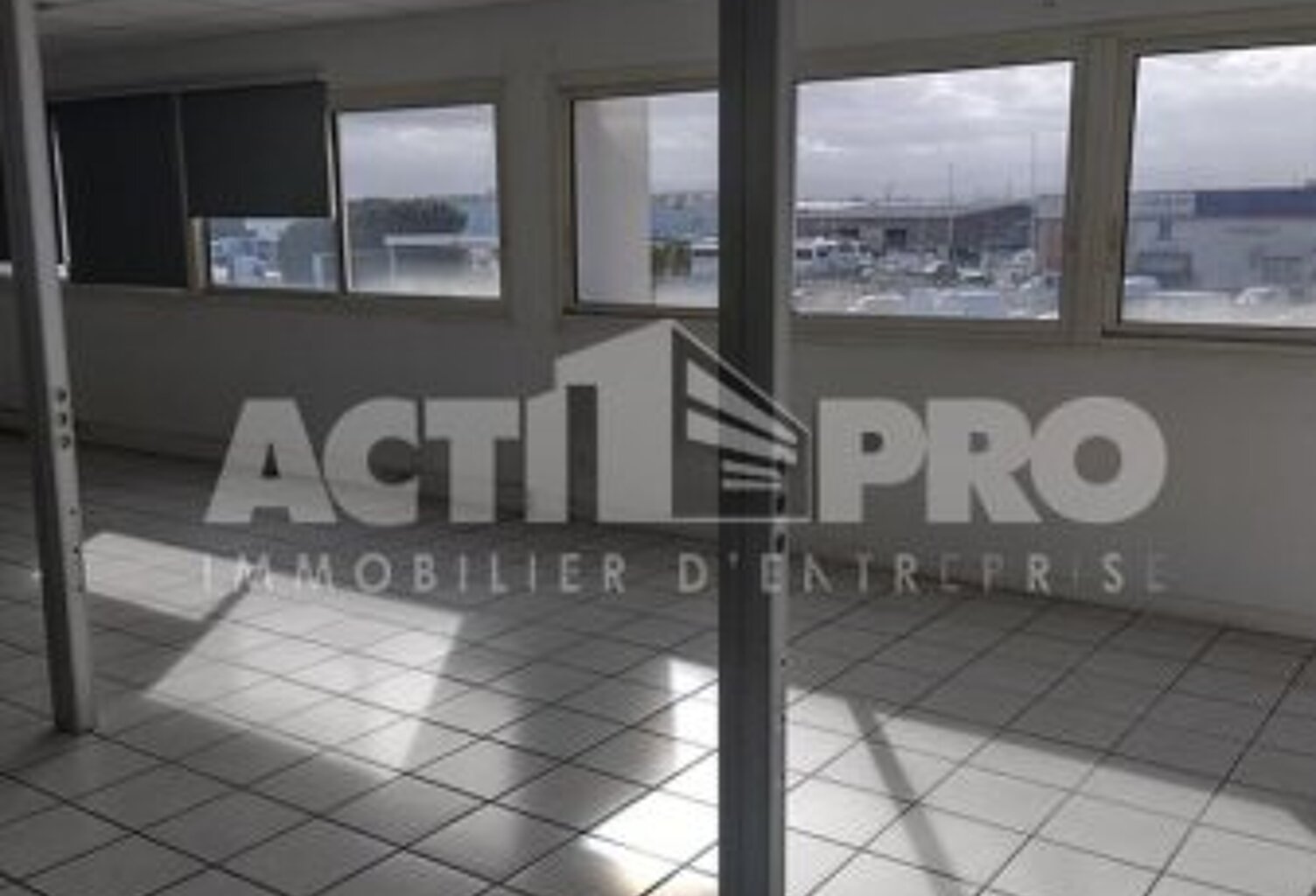 Bureaux à louer — photo 1