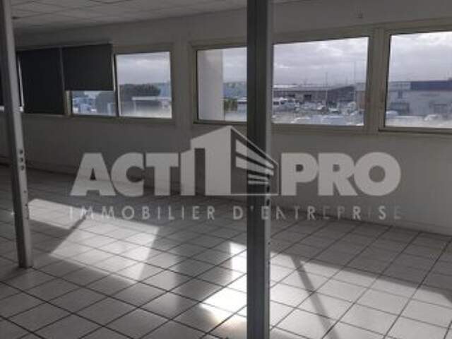 Bureaux à louer — photo du bien