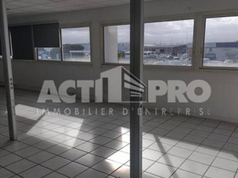 Bureaux à louer — photo 1