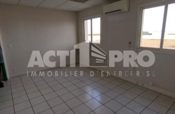 Bureaux à louer — photo 2