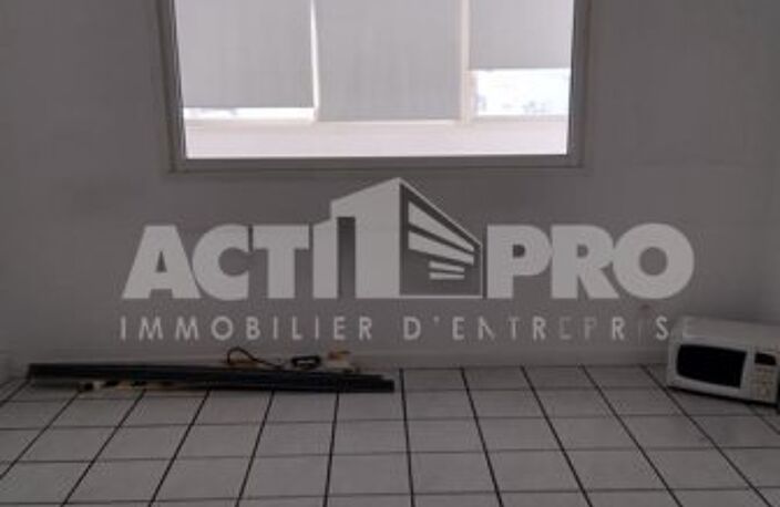 Bureaux à louer — photo 3