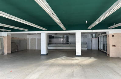 BATIMENT AVEC LOCAL COMMERCIAL, APPARTEMENT ET GRENIER AMENA — photo du bien
