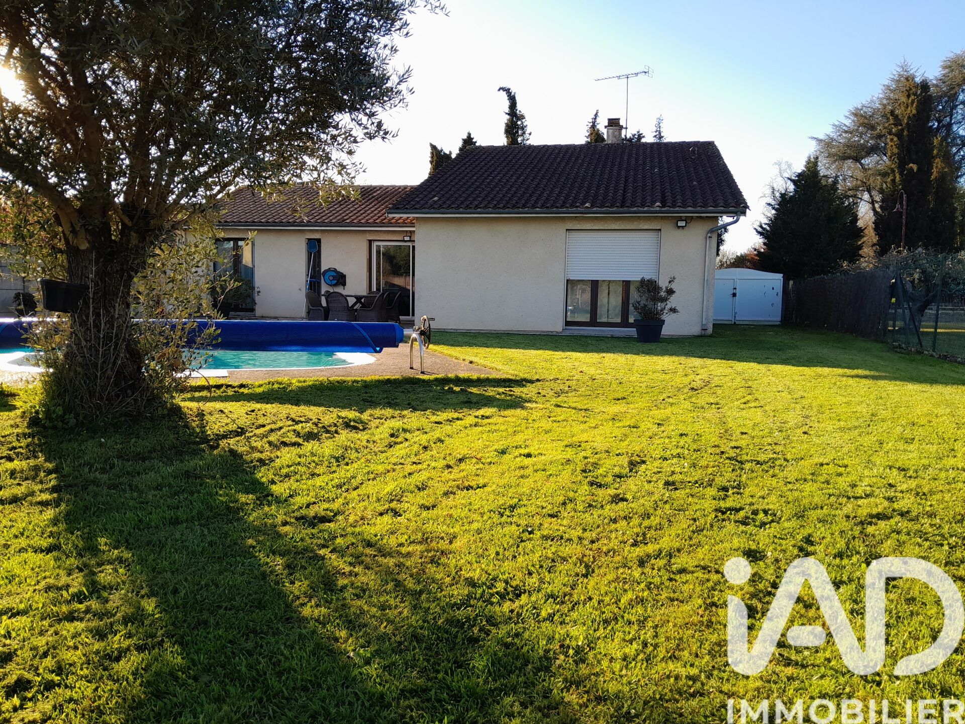 Les-Eglisottes-Et-Chalaures - 130m² - 5p. - 3ch.