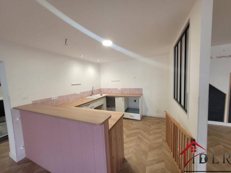 APARTEMENT + LOCAL COMMERCIAL AU CENTRE VILLE DE SERVON - 14 — photo 1