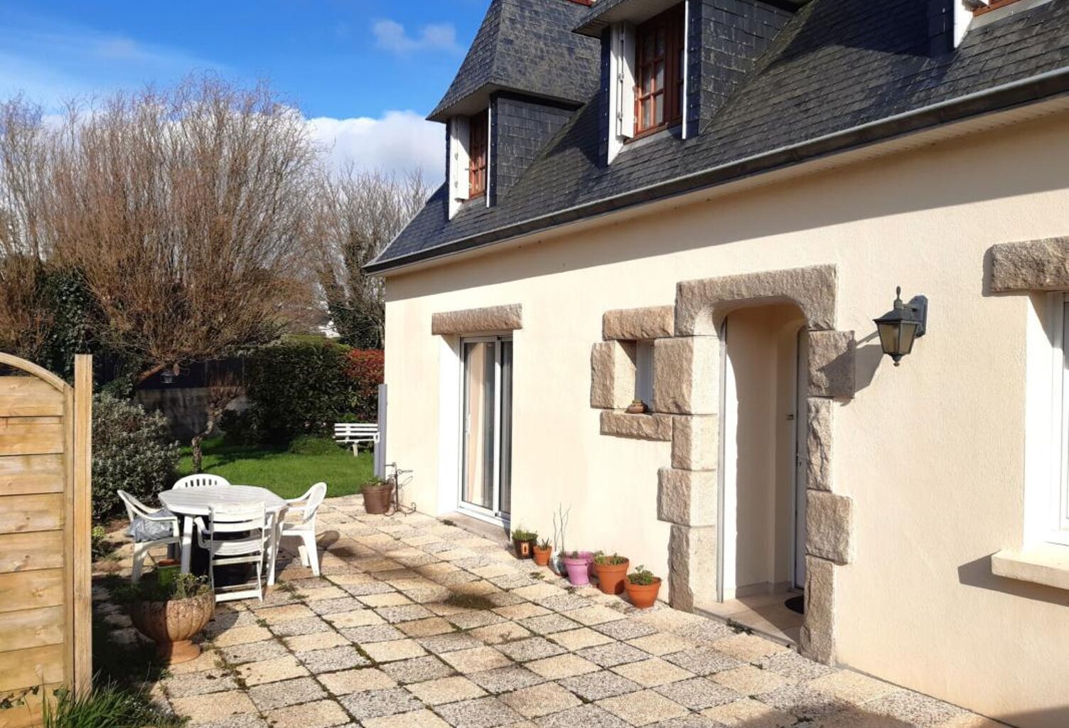Maison Néo-bretonne dans quartier calme — photo 1