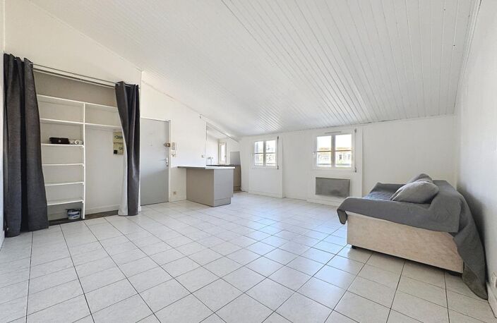 Appartement À Vendre LA ROCHELLE — photo 2