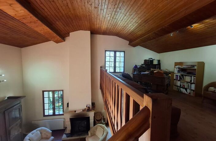 Maison Charentaise - Saint Romain De Benet — photo 5