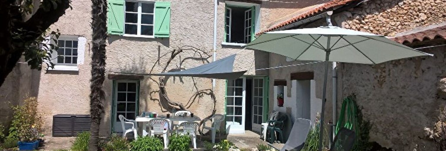 Maison 4 Pièces 87 m² à louer à Saint-Léon-sur-l'Isle (24110)