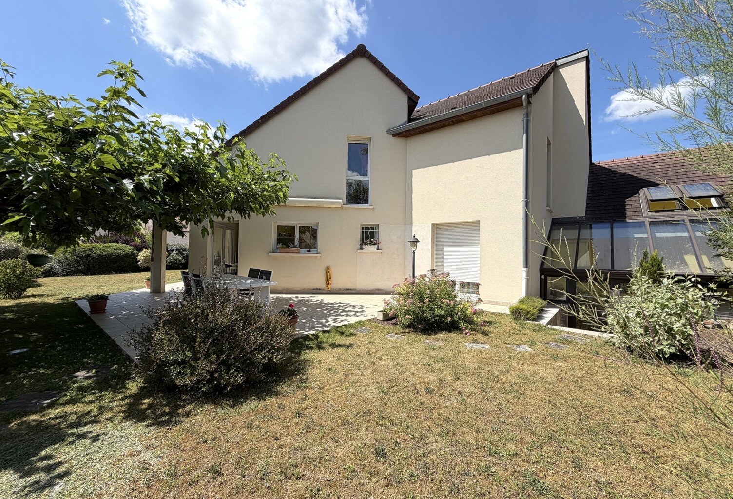 AHUY - belle maison d'architecte de type 6, avec terrain clos et — photo 1