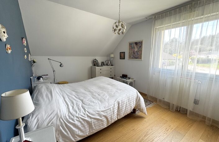 AHUY - belle maison d'architecte de type 6, avec terrain clos et — photo 5
