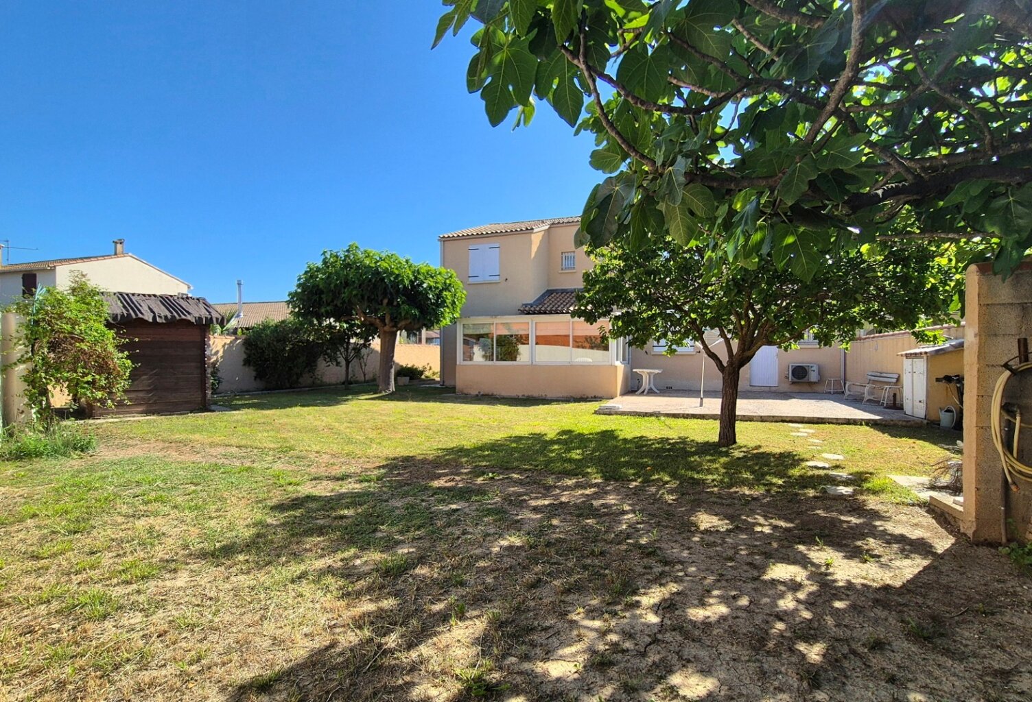 Maison familiale lumineuse de 136 m² sur 671 m² de jardin arboré — prête à vivre, au calme à Marsillargue — photo 1