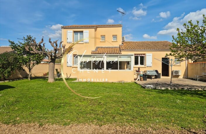 Maison familiale lumineuse de 136 m² sur 671 m² de jardin arboré — prête à vivre, au calme à Marsillargue — photo 3