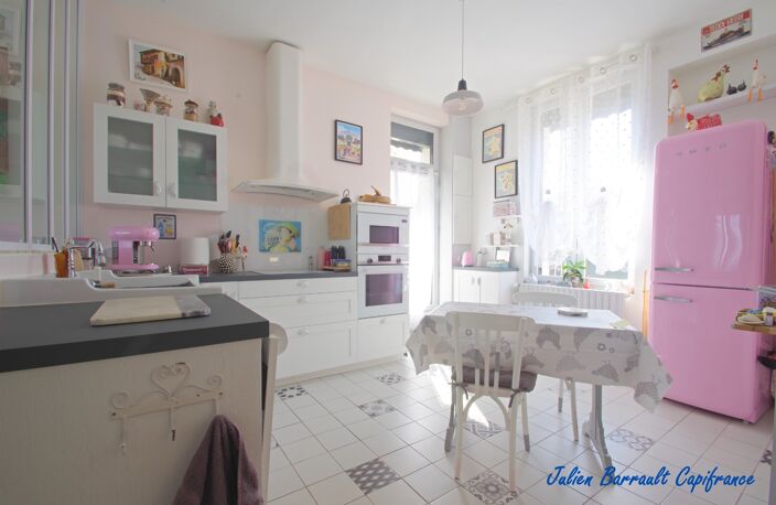 Maison familiale de 148m² avec 5 chambres entièrement rénovée en 2021 sur un terrain clos de 438m² — photo 5