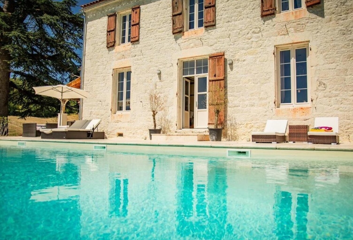 Domaine équestre de prestige au cœur de 18 hectares – Élégance, nature et art de vivre proche de THEZAC (47) — photo 1
