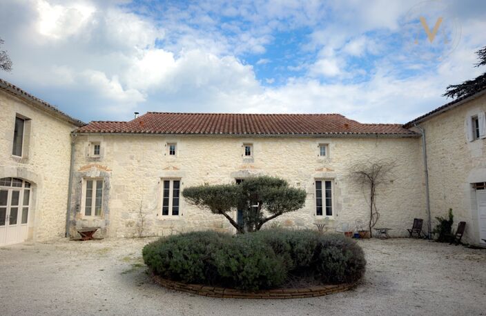 Domaine équestre de prestige au cœur de 18 hectares – Élégance, nature et art de vivre proche de THEZAC (47) — photo 4