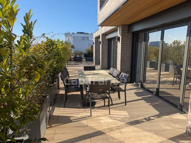 RUEIL MALMAISON - Eco quartier de l'Arsenal - 6 PIECES 150,31M2 - DERNIER ÉTAGE - 4 CHAMBRES - TERRASSE PANORAMIQUE — photo du bien
