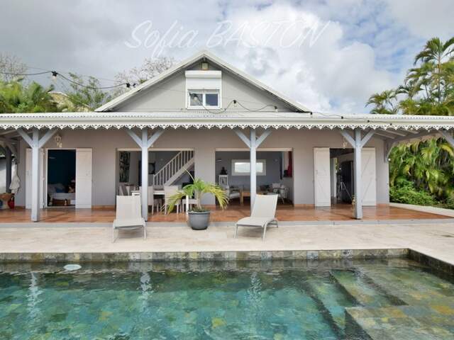 SAINTE-LUCE – Villa P7 avec piscine 7 x 4 m, Carbet - Terrasses XL et vie de plain-pied – Terrain plat 1 244 m² - (972) — photo du bien
