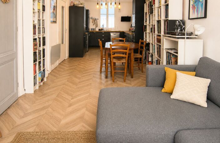 Bordeaux – T3 70 m² + cour + 17 m² de dépendances — photo 2