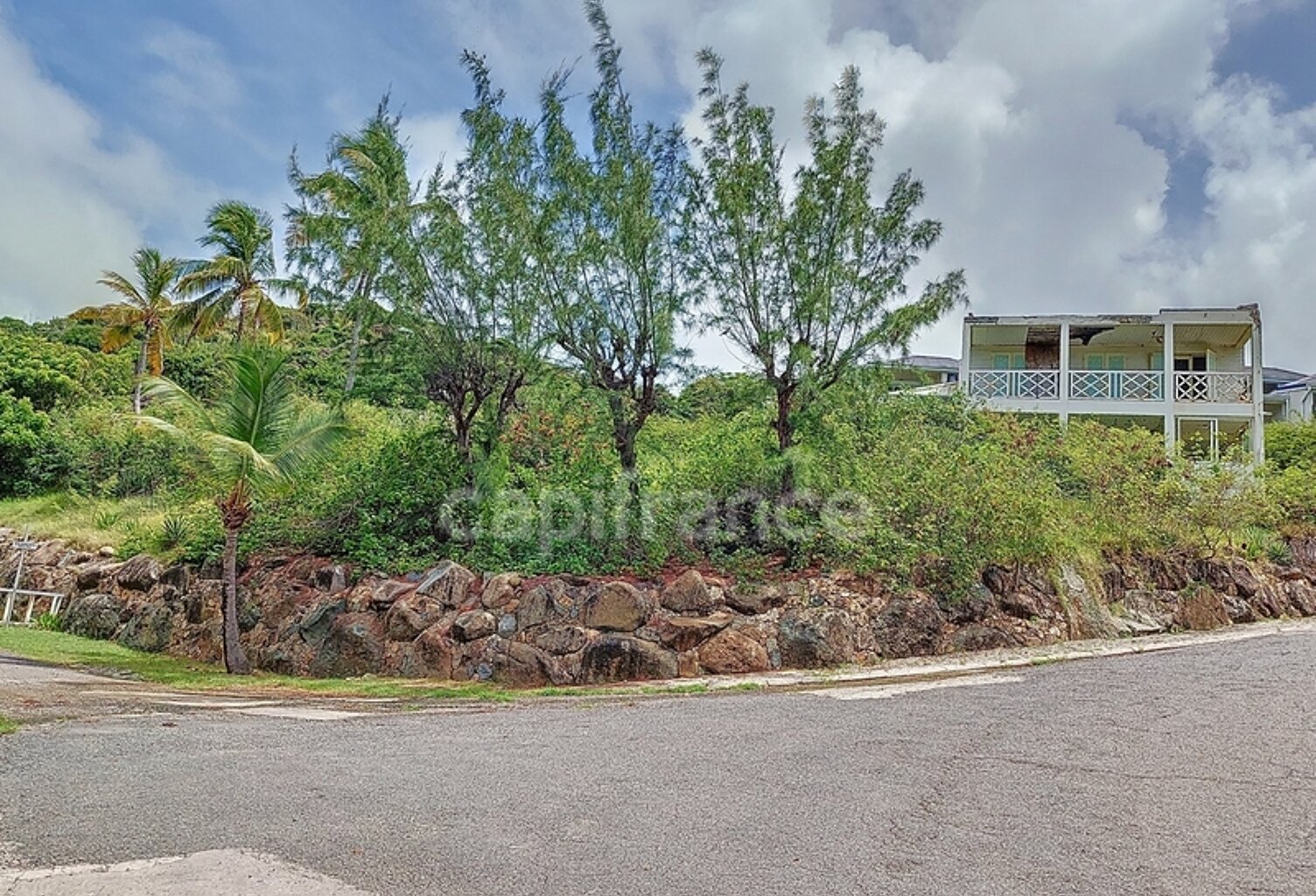 TERRAIN CONSTRUCTIBLE À VENDRE AVEC VUE SUR MARINA OYSTER POND, SAINT-MARTIN (97150) — photo 1
