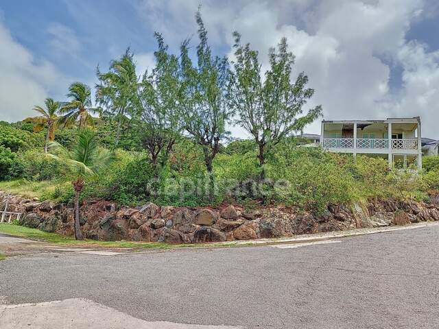 TERRAIN CONSTRUCTIBLE À VENDRE AVEC VUE SUR MARINA OYSTER POND, SAINT-MARTIN (97150) — photo du bien