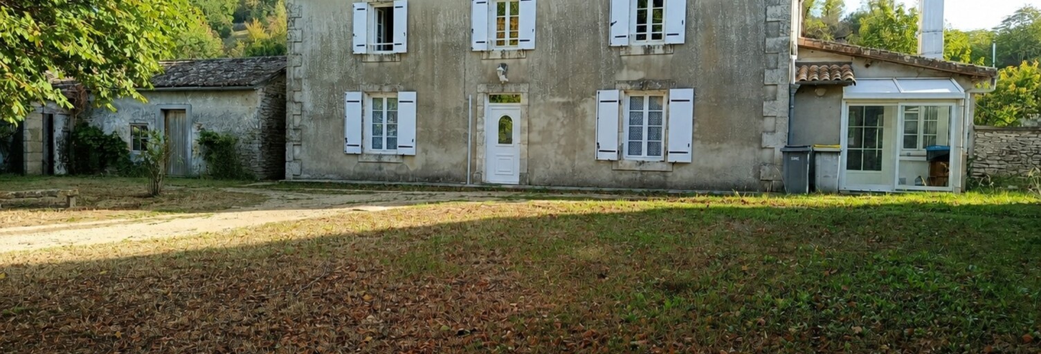 Maison 9 Pièces 194 m² à vendre à Nanteuil (79400)