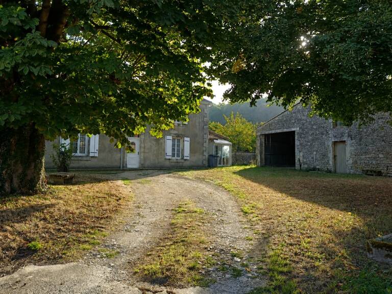 Maison Poitevine 9 pièces à 3 minutes de Saint Maixent L'école — photo 1