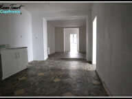Maison de ville de 102m² en semi plain pied, 2 chambres, 1 bureau avec garage et cour — photo 4