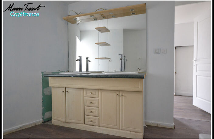 Maison de ville de 102m² en semi plain pied, 2 chambres, 1 bureau avec garage et cour — photo 5