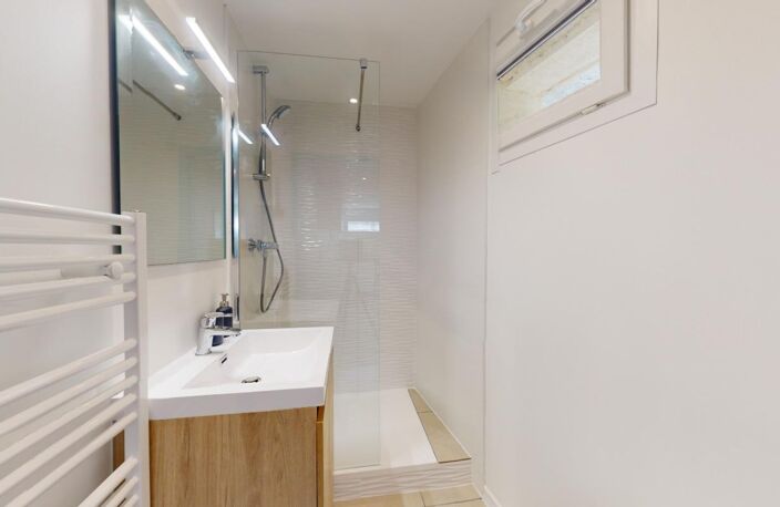 À louer - Appartement T2 rénové et climatisé à Lormont — photo 4