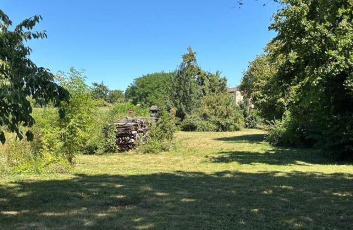 Terrain constructible sur Pont-de-vaux hors lotissement — photo 2