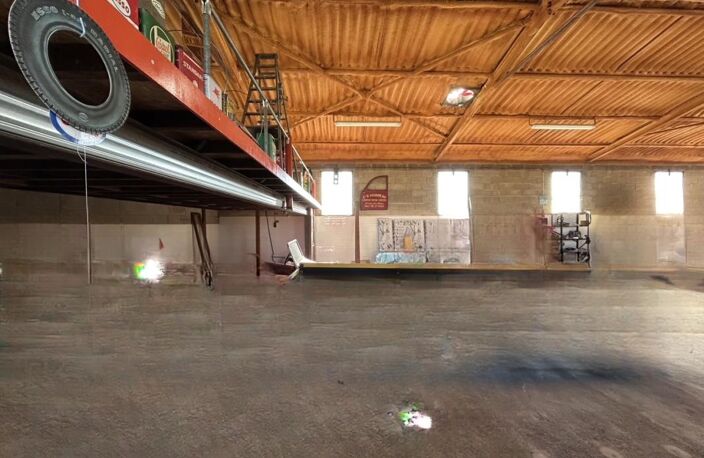 Entrepôt véhicule et/ou stockage — photo 2