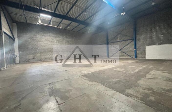 Entrepôt Bureaux A louer — photo 3