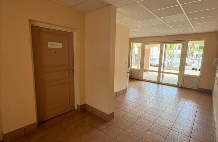 LOCAL COMMERCIAL 120 M² MONT ROQUEFEUILLLE — photo 2