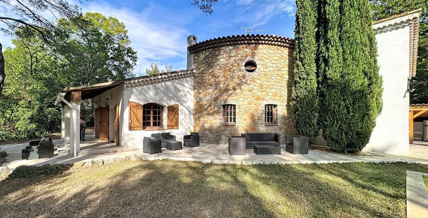 Maison 7 pièces 220 m2 sur terrain arboré sans vis à vis de 2 571 m2 — photo 1