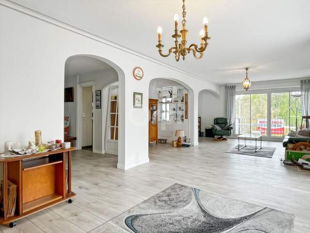 Appartement T5 rénové de 142m² — photo du bien