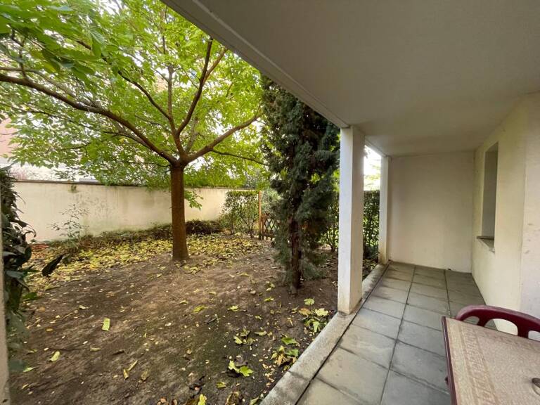 Appartement avec terrasse, jardin et parking en sous-sol – Résidence entretenue — photo 1