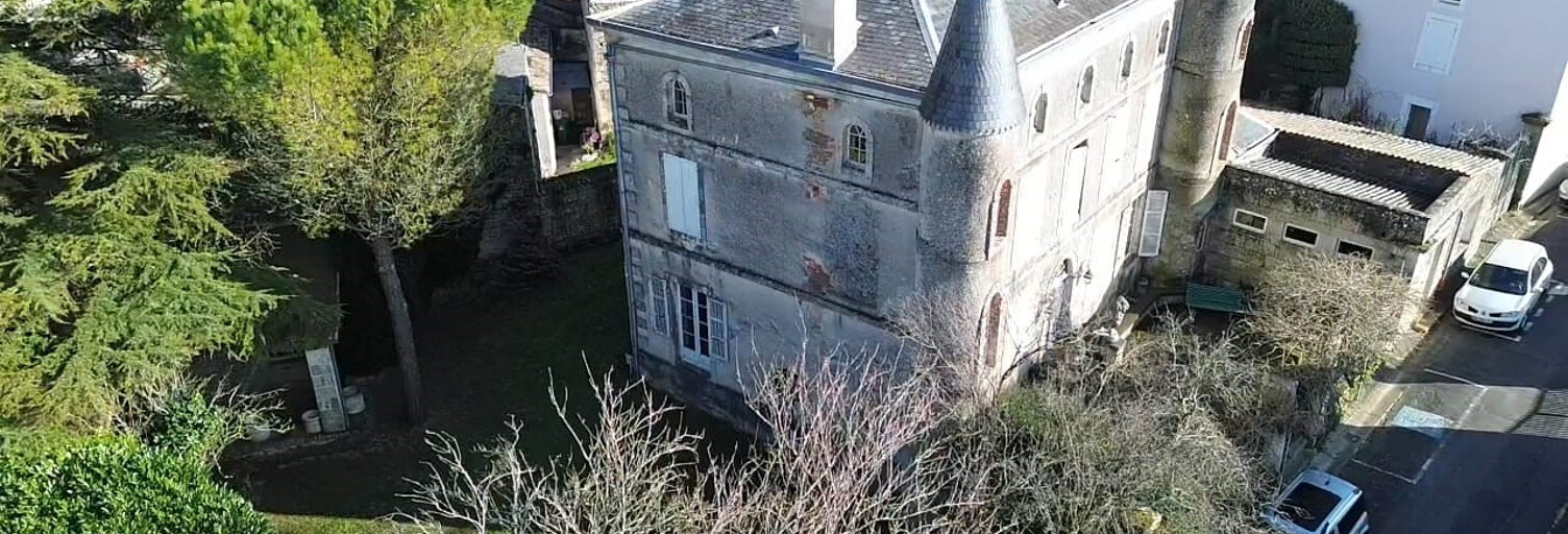 Maison 12 Pièces 265 m² à vendre à Coulonges-sur-l'Autize (79160)