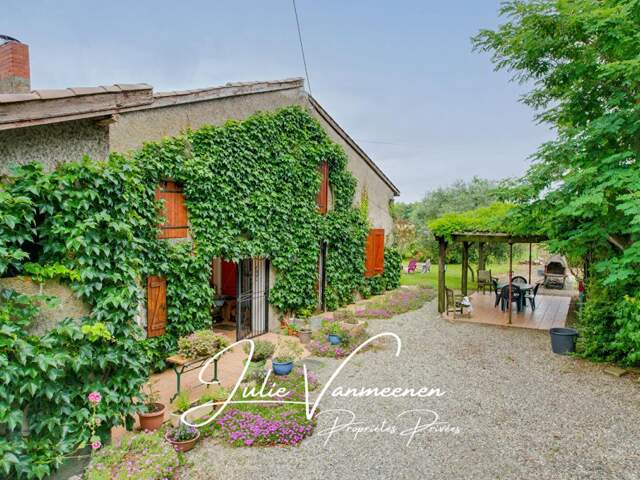 LEVIGNAC (31530) - Ancien corps de ferme de 152m² habitables + 120m² de dépendances sur 2900m² de terrain — photo du bien
