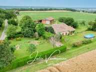 LEVIGNAC (31530) - Ancien corps de ferme de 152m² habitables + 120m² de dépendances sur 2900m² de terrain — photo 2
