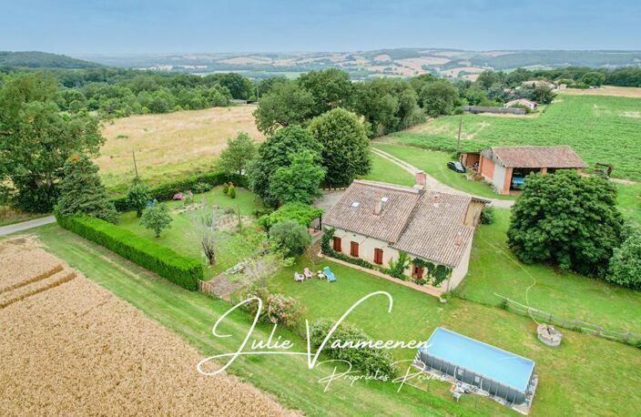 LEVIGNAC (31530) - Ancien corps de ferme de 152m² habitables + 120m² de dépendances sur 2900m² de terrain — photo 3