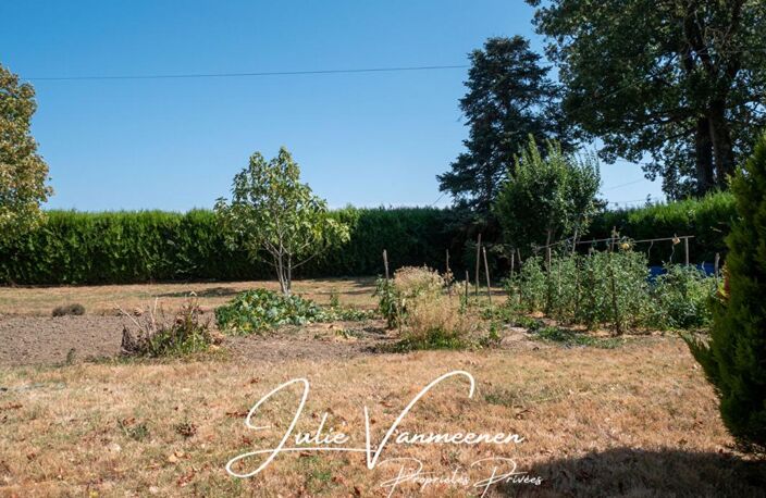 LEVIGNAC (31530) - Ancien corps de ferme de 152m² habitables + 120m² de dépendances sur 2900m² de terrain — photo 5