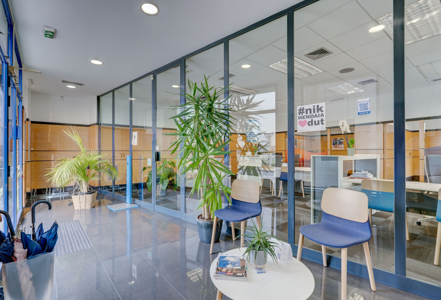 LOCAL COMMERCIAL DE 194M2 RENOVE AU CENTRE VILLE — photo 1