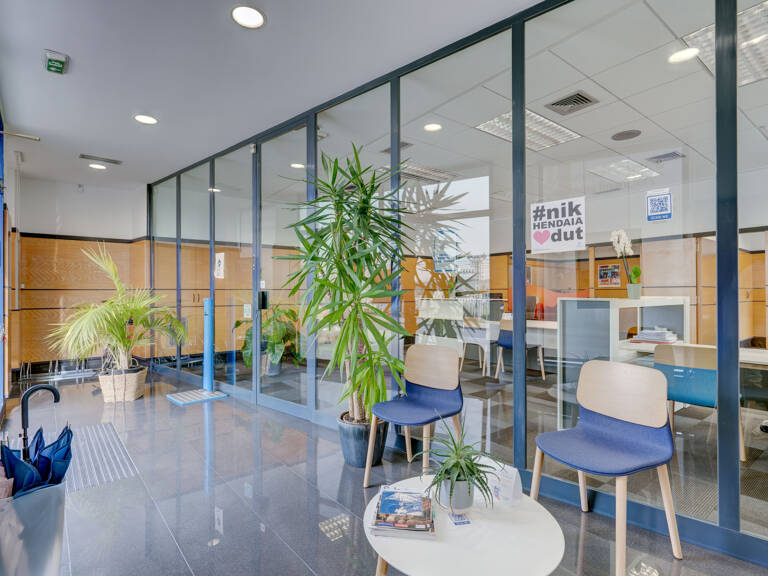 LOCAL COMMERCIAL DE 194M2 RENOVE AU CENTRE VILLE — photo 1